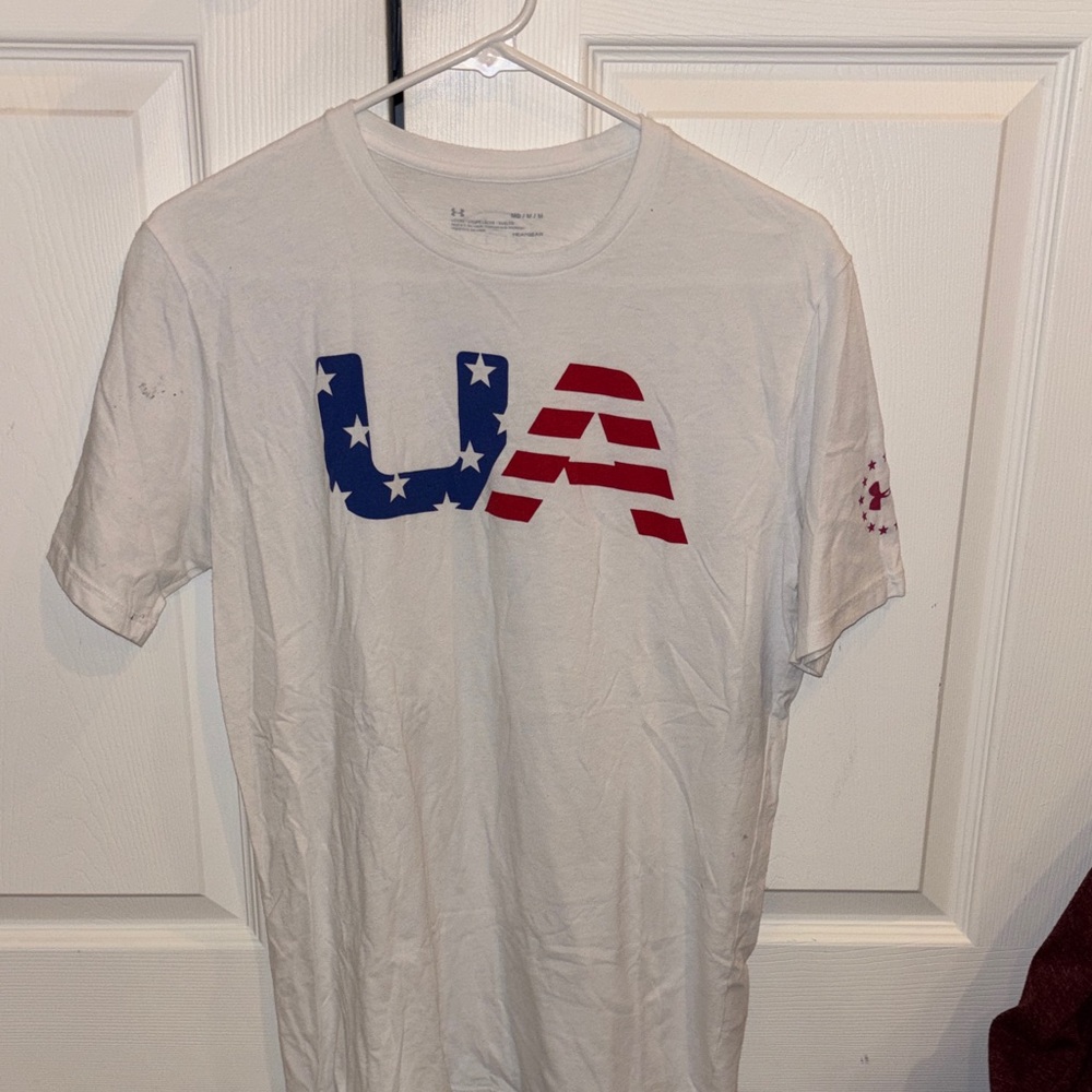 Under Armour Men's White Tee with USA Graphic